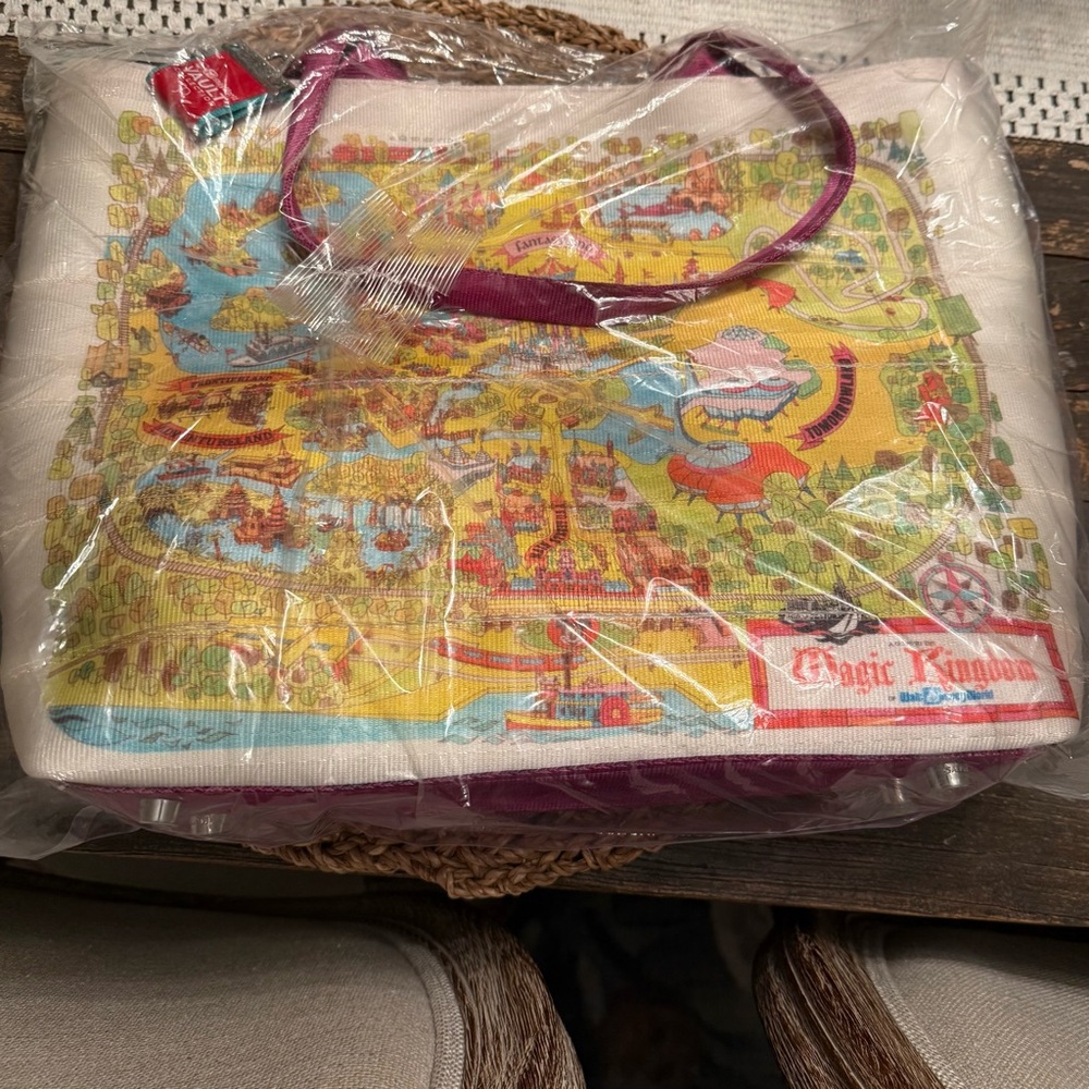 Harveys Disney WDW 50th Anniversary Vault Collection Tote - SEALED - Picture 4 of 8